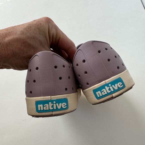 Native Jefferson size 2 shoes - Picture 4 of 4